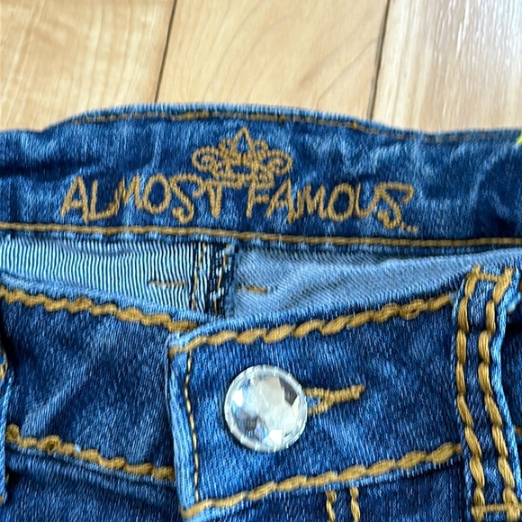 Almost Famous Distressed Crop Jeans - Picture 3 of 9